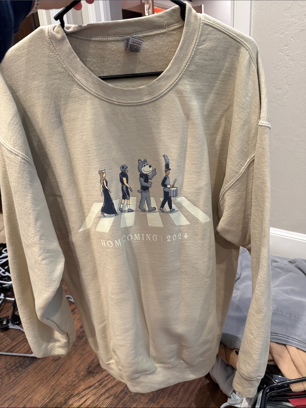 Gildan Beige Homecoming 2024 Crewneck Sweatshirt